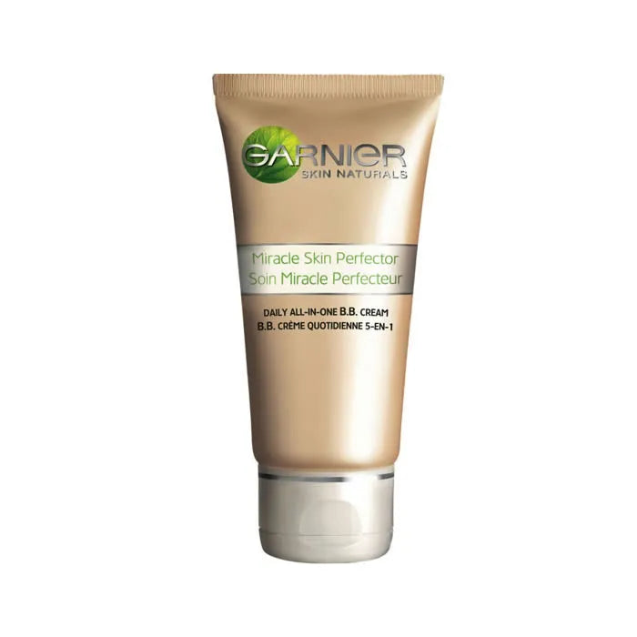 GARNIER GARNIER Skin Natural BB Cream 50 ml leichte getönte Pflege für das Gesicht Foundation