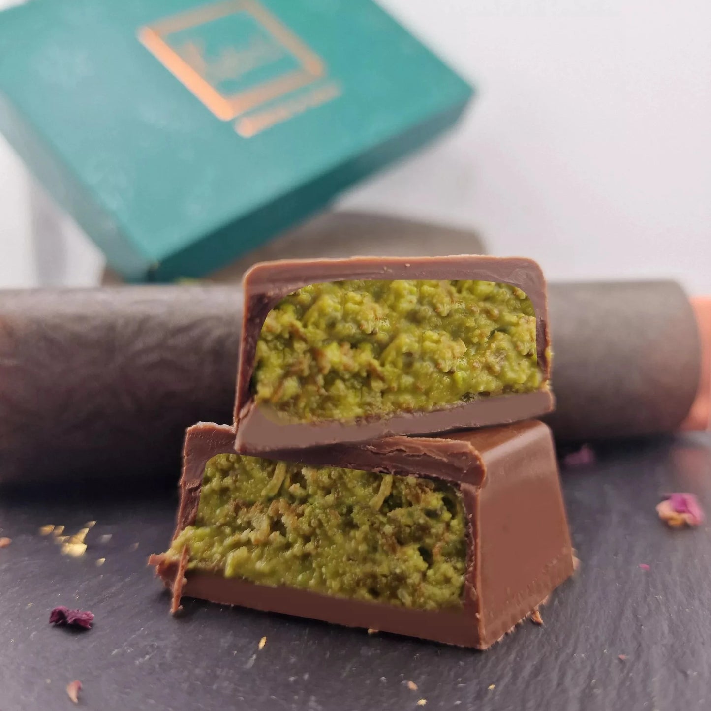 Ritonka Knafeh Chocolate PISTACHIO mit echtem Gold Dubai Schokolade 🍫 220g - Candyshop.ch