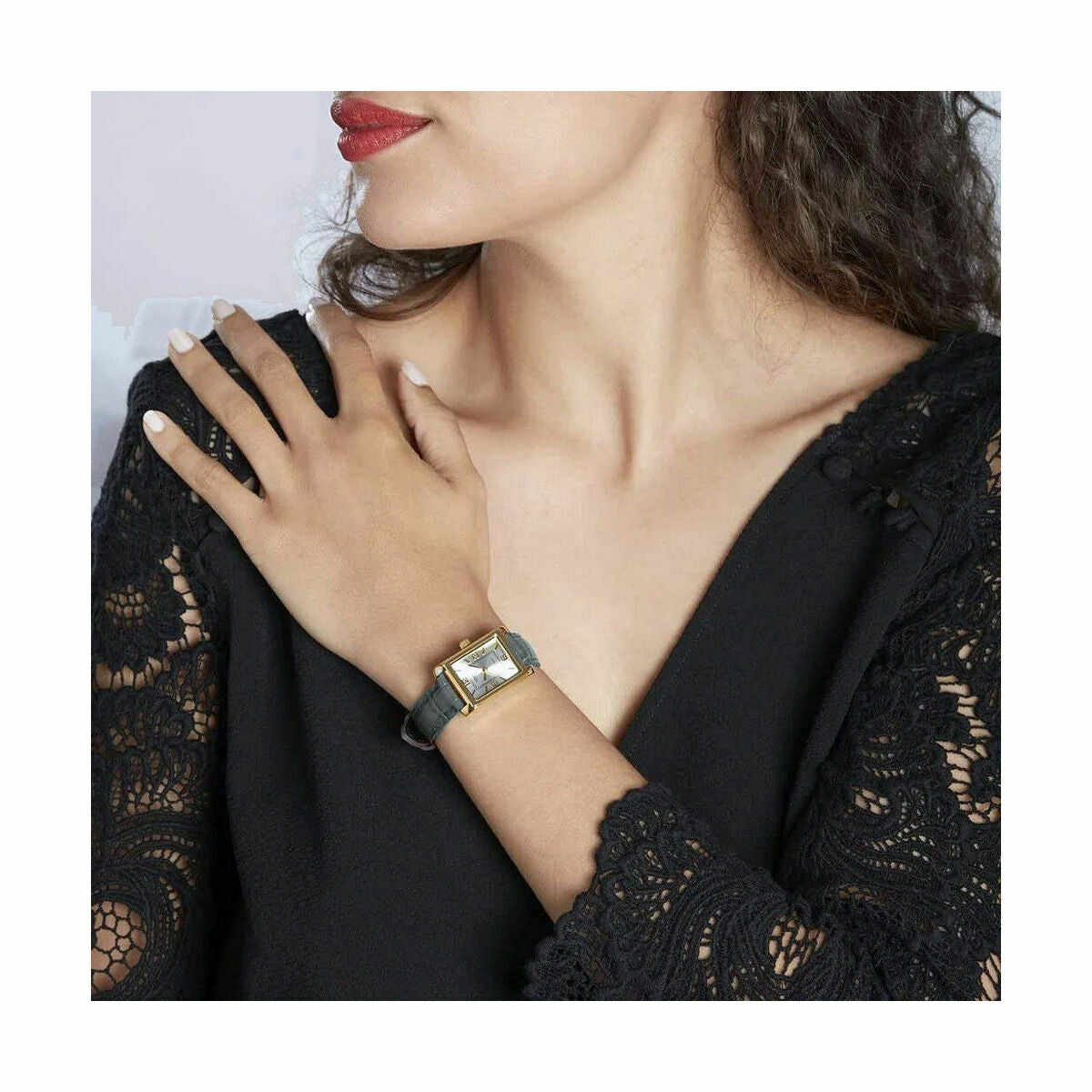 V6HA10D4A5F9AD2C5A3180AE1D3F9E6884AR7472758P4