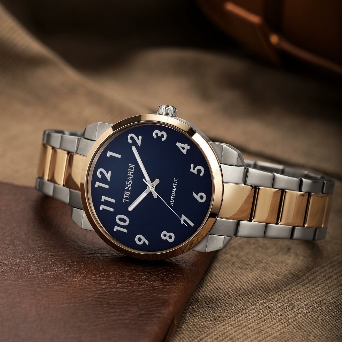 V3HE797DDA16A808892C926BCE56D2940AAR7046105P9