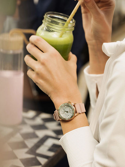 CITIZEN Mod. EO2023-00A – Seitenansicht