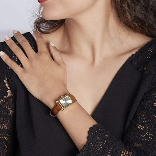 CASIO COLLECTION & VINTAGE Damen Quarzuhr aus Edelstahl mit Lederarmband 21 mm LTP-1234PGL-7AEG – Produktansicht