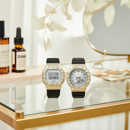 CASIO G-SHOCK OAK METAL COVERED COMPACT - BELLE COURBE SERIE GM-S5600BC-1ER Multifunction Armbanduhr 38.5 mm Rot