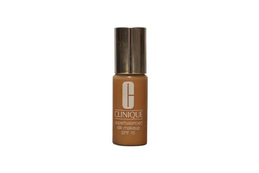 Clinique Clinique, Superbalanced Silk Makeup, Duftfrei, Leichte Abdeckung, Flüssige Grundierung, 09, Bambus, SPF 15, 10 ml *T